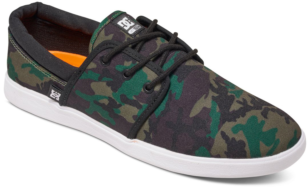 Кеды мужские DC Shoes Haven Sp, цвет: камуфляж. 320224-BLO. Размер 12D (45,5)320224-BLO Кеды мужские DC Shoes Haven Sp, цвет: камуфляж. 320224-BLO. Размер 12D (45,5)320224-BLOКеды от DC Shoes выполнены из текстиля. Язычок оформлен фирменной нашивкой. На ноге модель фиксируется с помощью шнурков. Внутренняя поверхность выполнена из текстиля. Подошва изготовлена из высококачественной резины и дополнена протектором, который гарантирует отличное сцепление с любой поверхностью.