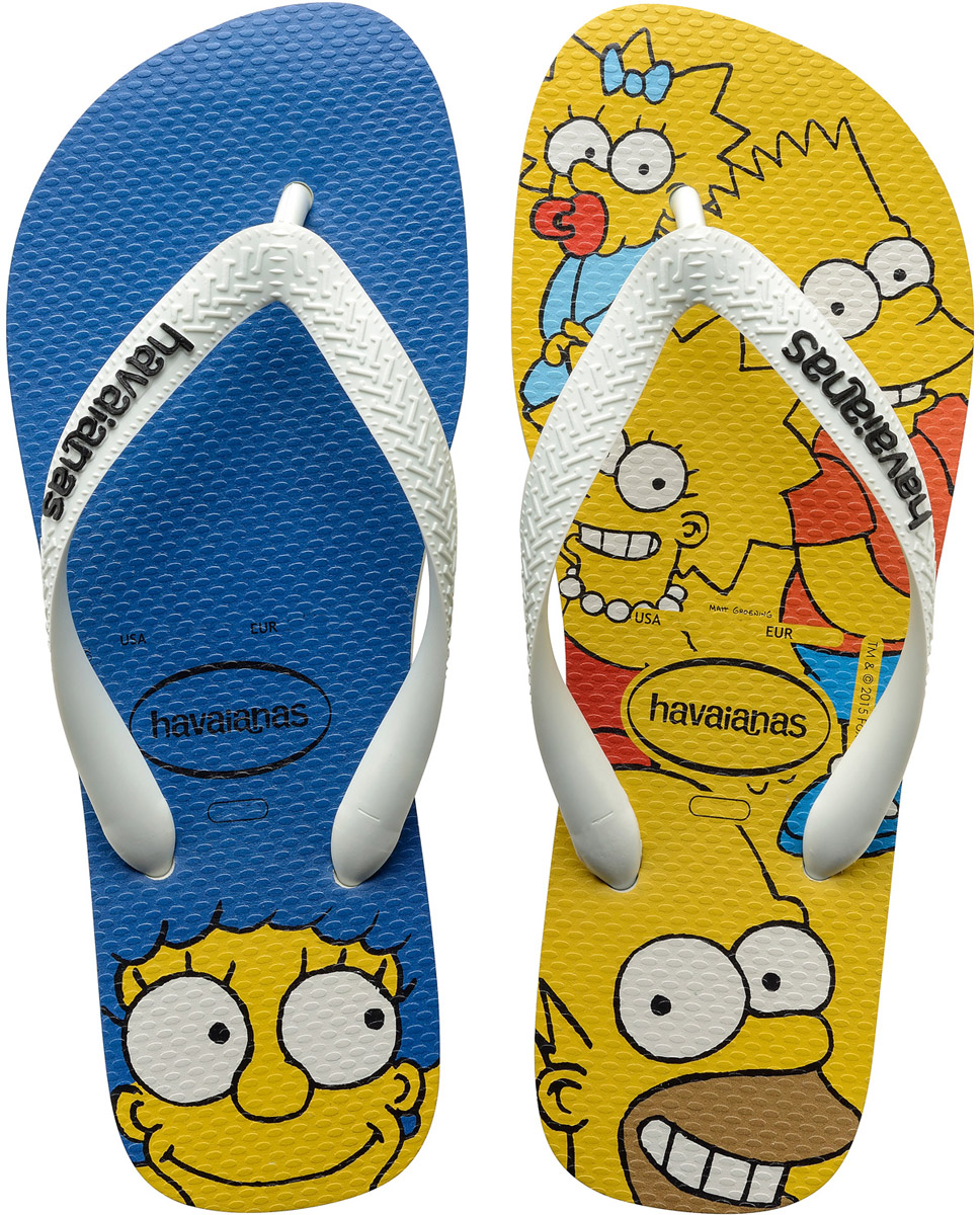 Сланцы Havaianas Simpsons, цвет: синий, желтый, белый. 41378890001. Размер 41/42 (42/43)41378890001 Сланцы Havaianas Simpsons, цвет: синий, желтый, белый. 41378890001. Размер 41/42 (42/43)41378890001Модные сланцы Simpsons от Havaianas прекрасно подойдут для похода в бассейн или на пляж. Верх модели, выполненный из резины, оформлен рельефным орнаментом и названием бренда. Ремешки с перемычкой гарантируют надежную фиксацию модели на ноге. Подошва выполнена из материала ЭВА. Рифление на верхней поверхности подошвы предотвращает выскальзывание ноги. Рельефное основание подошвы обеспечивает уверенное сцепление с любой поверхностью.
