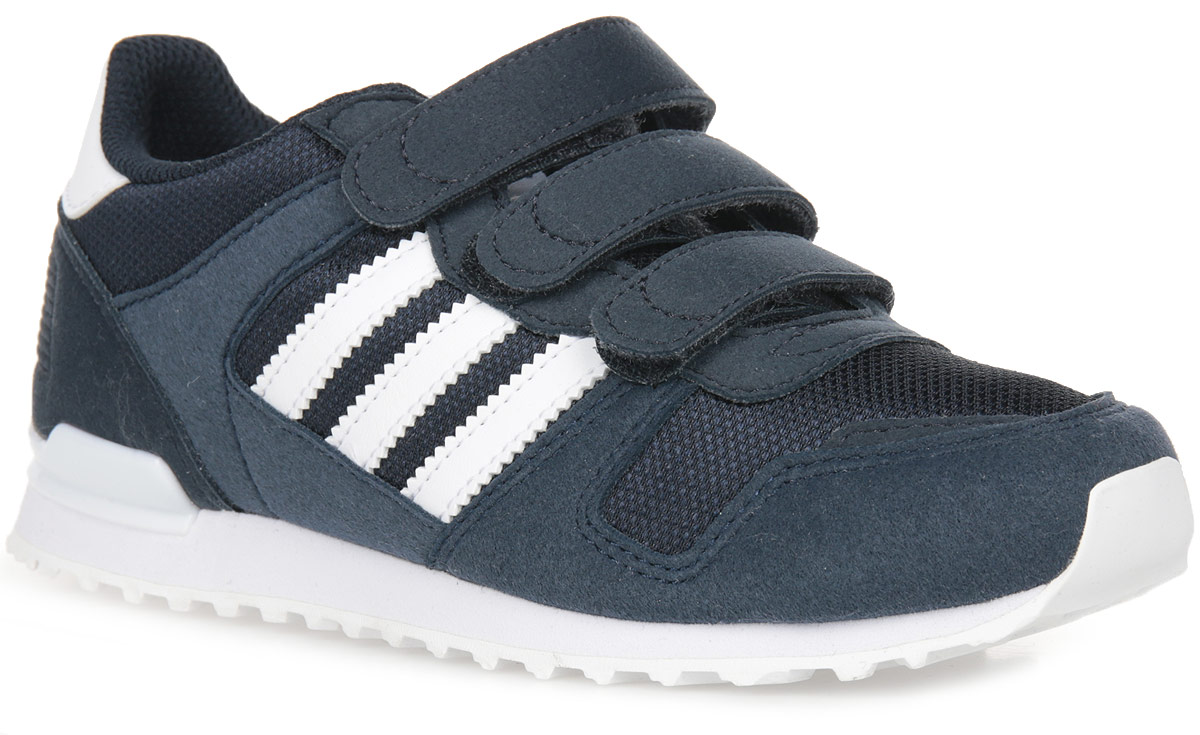 Кроссовки для мальчика adidas ZX 700 CF C, цвет: темно-синий. BB2446. Размер 31,5BB2446 Кроссовки для мальчика adidas ZX 700 CF C, цвет: темно-синий. BB2446. Размер 31,5BB2446Эти кроссовки для юных модников напоминают о 1985 годе, когда появилась легендарная модель ZX 700. Элегантный стиль ретро обновлен новой комбинацией цветов. Верх из сетки и замши дополнен удобными застежками на липучках. Комфортная и функциональная стелька OrthoLite® с антимикробным покрытием; литая промежуточная подошва из ЭВА для оптимальной амортизации.