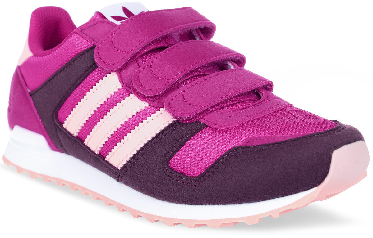 Кроссовки для девочки adidas ZX 700 CF C, цвет: красный, бордовый, белый. BB2447. Размер 34,5BB2447 Кроссовки для девочки adidas ZX 700 CF C, цвет: красный, бордовый, белый. BB2447. Размер 34,5BB2447Эти кроссовки для юных модников напоминают о 1985 годе, когда появилась легендарная модель ZX 700. Элегантный стиль ретро обновлен новой комбинацией цветов. Верх из сетки и замши дополнен удобными застежками на липучках.