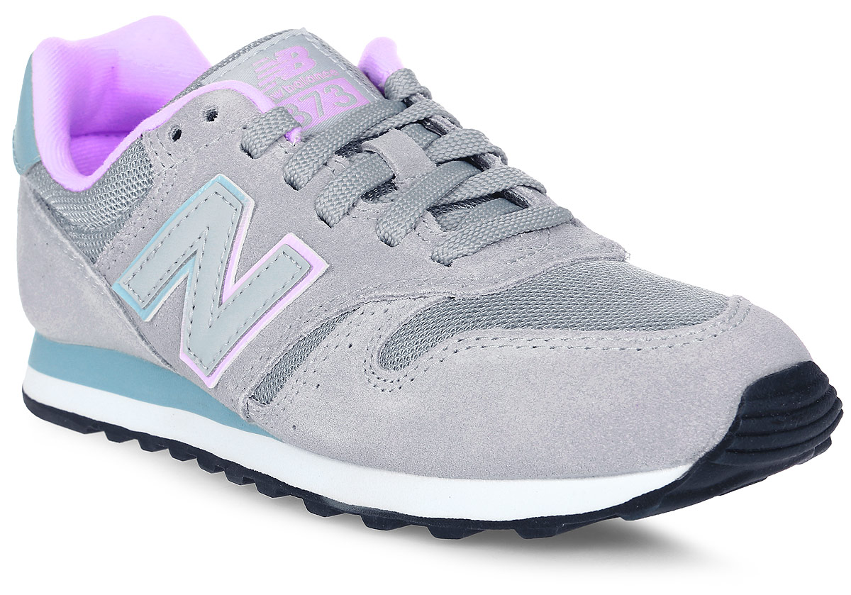 Кроссовки женские New Balance 373, цвет: серый. WL373GT/B. Размер 8 (39)WL373GT/B Кроссовки женские New Balance 373, цвет: серый. WL373GT/B. Размер 8 (39)WL373GT/BСтильные кроссовки от New Balance не оставят вас равнодушной, благодаря своему дизайну и функциональности. Модель изготовлена из высококачественного материала. Язычок оформлен фирменной нашивкой. С боку изделие дополнено декоративной нашивкой в виде логотипа бренда. На ноге модель фиксируется с помощью шнурков. Подкладка и стелька, изготовленные из мягкого текстиля, обеспечивают комфорт и уют при движении. Рифление подошвы гарантирует отличное сцепление с любой поверхностью. Такие стильные кроссовки займут достойное место в вашем гардеробе.