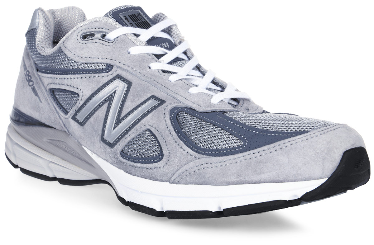 Кроссовки мужские New Balance 990, цвет: серый. M990GL4/D. Размер 8,5 (42)M990GL4/D Кроссовки мужские New Balance 990, цвет: серый. M990GL4/D. Размер 8,5 (42)M990GL4/DСтильные мужские кроссовки от New Balance придутся вам по душе. Верх модели выполнен из высококачественныхматериалов. По бокам обувь оформлена, декоративными элементами в виде фирменного логотипа бренда, на язычке - фирменной нашивкой, задник логотипом бренда. Классическая шнуровка надежно зафиксирует изделие на ноге. Мягкая верхняя часть и стелька, изготовленные из текстиля, гарантируют уют и предотвращают натирание. Подошва оснащена рифлением для лучшей сцепки с поверхностями. Удобные кроссовки займут достойное место среди коллекции вашей обуви.