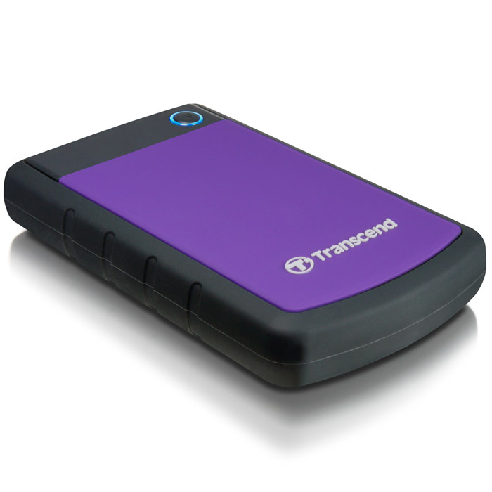 Transcend StoreJet 25H3 1TB, Purple внешний жесткий диск (TS1TSJ25H3P)TS1TSJ25H3P Transcend StoreJet 25H3 1TB, Purple внешний жесткий диск (TS1TSJ25H3P)TS1TSJ25H3PПортативный жесткий диск StoreJet 25H3 - это надежное устройство с отличными рабочими характеристиками USB 3.0, емкостью для хранения до 2 ТБ, что позволит хранить около 200 DVD фильмов, и 3-ступенчатой антиударной системой защиты, отвечающей жестким требованиям испытаний U.S. на падение. Устройство StoreJet 25H3 обладает высокой скоростью передачи информации до 90MB/сек., что делает его идеальным выбором для любителей высокой скорости. Передача изображений DVD фильмов возможна за менее, чем 1 минуту! Устройство StoreJet 25H3 отличает прекрасный дизайн - антискользящий резиновый корпус фиолетового или синего цвета, а также высокая степень защиты благодаря укрепленному внешнему кейсу и внутренней системе подвески, что предохраняет устройство от ударов. Также, устройство снабжено кнопкой для удобного быстрого автоматического резервного копирования в одно нажатие, что сделает процесс синхронизации данных и резервного копирования максимально быстрым и удобным. ...