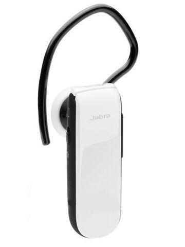 Jabra Classic, White Bluetooth-гарнитураClassic White Jabra Classic, White Bluetooth-гарнитураClassic WhiteЗвуки играют в нашей жизни гораздо большую роль, чем может показаться на первый взгляд. Они нас ориентируют, с помощью звуков мы обмениваемся полезной и не очень информацией. А еще собранные в гармонию звуки способны влиять на наше настроение. Ученые неоднократно доказывали связь между здоровьем живых существ и звуковым фоном, который их ежедневно сопровождает. Быть может, именно из-за этой невидимой связи многие стремятся окружить себя приятной музыкой, приобретая аудиотехнику — усилители, проигрыватели, акустику. Для многих звук в ушах — это не просто способ убить время в транспорте, это еще и способ получить свое собственное пространство, которого в повседневной жизни порой так не хватает. Чтобы это пространство было комфортным и уютным, необходимо, чтобы наушники идеально подходили — хорошо сидели и, конечно же, обладали приятным звучанием. Подобрать свою пару наушников не легче, чем, скажем, найти для себя хорошую одежду. Прилавки магазинов ломятся от сотен и сотен...