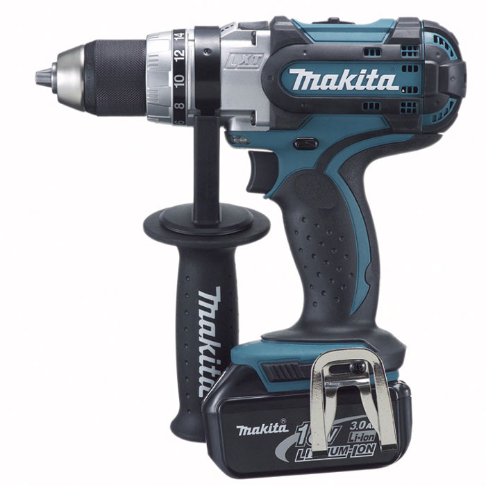Дрель-шуруповерт Makita DDF454RFE, аккумуляторная177238 Дрель-шуруповерт Makita DDF454RFE, аккумуляторная177238Дрель Makita DDF454RFE - высокопроизводительная дрель для сверления отверстий в древесине и металле, а также выполнения операций с крепежами. Используется для столярных работ или сборки мебели. Без труда сделает отверстие в дереве диаметром до 65 мм, в металле - до 13 мм. Аккумуляторная дрель оснащена мотором с 4 магнитами для обеспечения высокой мощности. Наличие подсветки позволяет работать в плохо освещенных местах. Обрезиненная рукоятка делает работу комфортнее. Ударопрочный корпус редуктора выполнен из алюминия для повышения рабочего ресурса инструмента. Емкость аккумулятора: 3000 Ач; Тип аккумулятора: LiION; Время заряда: 1 ч: Регулировка крутящего момента: 16 + 1; Диапазон регулировки скорости вращения: - 1 скорость: 0 - 400 об/мин, - 2 скорость: 0 - 1700 об/мин.