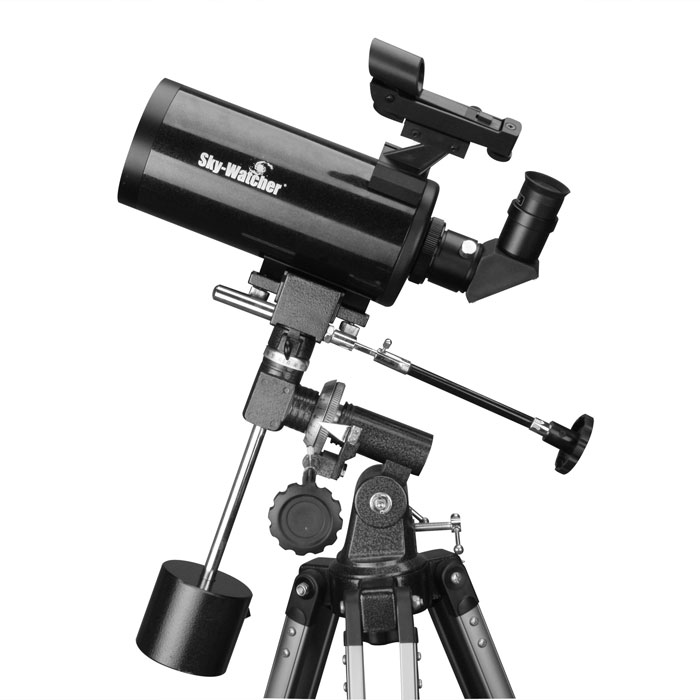 Sky-Watcher BK MAK80EQ1 телескопBK MAK80EQ1 Sky-Watcher BK MAK80EQ1 телескопBK MAK80EQ1Телескоп Sky-Watcher BK MAK80EQ1 представляет собой компактный катадиоптрик Максутова-Кассегрена. Диаметр объектива этой модели составляет 80 мм. Этого достаточно для изучения Луны, планет Солнечной системы и ярких объектов дальнего космоса. Экваториальная монтировка позволяет компенсировать суточное вращение небесных тел. Схема Максутова-Кассегрена позволяет добиться высоких оптических характеристик при небольших размерах оптической трубы. Телескоп дает яркое, четкое и контрастное изображение, свободное практически от всех видов аберраций. Эта модель комплектуется двумя окулярами. Для поиска и обзорных наблюдений используется окуляр 17 мм, а для детального изучения объектов – 3,6 мм. Экваториальная монтировка EQ1 оснащена механизмами тонких движений по обеим осям. Для максимально плавного и ровного хода оптической трубы на ось прямого восхождения можно установить моторный привод (в комплект не входит). Алюминиевая тренога обеспечивает устойчивое...