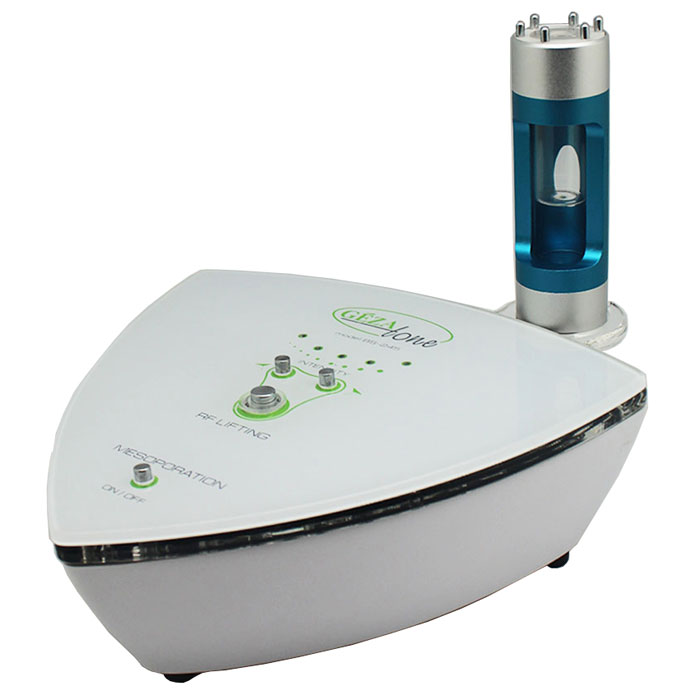 Аппарат RF-лифтинг и хромотерапия в домашних условиях Gezatone RF BS2451301148 Аппарат RF-лифтинг и хромотерапия в домашних условиях Gezatone RF BS2451301148Аппарат для домашнего RF-лифтинга и коррекции морщин Gezatone RF BS245 – это ваша свобода от косметологических салонов и максимальный результат, который наверняка оценят по достоинству окружающие. RF-лифтинг – это воздействие на кожу высокочастотными радиоволнами, которое приводит к двойному эффекту: усиливается выработка собственного коллагена и эластина клетками кожи и восстанавливаются деформированные волокна соединительной ткани, что приводит к выраженному лифтингу и разглаживанию морщин. УЗ-мезопорация позволяет в десятки раз усилить действие косметических средств. Ультразвуковой распылитель превращает косметическое средство в мелкодисперсный пар, который великолепно усваивается кожей, насыщая ее всеми необходимыми элементами Светотерапия голубого спектра (длина волны 415 nm±10 nm) дополняет действие обеих методик, повышает сопротивляемость кожи, восстанавливает защитные функции и нормализует диаметр пор. Кроме того, использование...