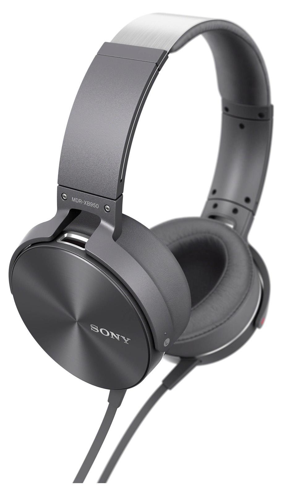 Sony Extra Bass MDR-XB950AP, Grey наушникиMDRXB950APH.E Sony Extra Bass MDR-XB950AP, Grey наушникиMDRXB950APH.EСлушайте музыку на полной мощности и не пропустите ни одного звонка. Слушайте музыку во всех деталях. Мощные неодимовые 40-мм мембраны в плотно сидящих наушниках обеспечивают глубокое, сбалансированное звучание даже на большой громкости. Принимайте звонки в любой момент с помощью встроенного пульта и микрофона. Музыка должна быть энергичной, динамичной и сбалансированной. Слушайте любую музыку в еще более глубоком и четком звучании. Передовая система прямой вибрации создает акустически герметичное пространство вокруг ушей, не выпуская низкие частоты. Низкочастотный звук усиливается функцией Bass Booster, и звучание получается глубоким и сбалансированным. Управление диапазоном воспроизводимых частот возможно благодаря применению фигурных вентиляционных отверстий. Они оптимизированы для прохождения воздушного потока, создаваемого низкими частотами, в результате чего басы воспроизводятся без искажений. Благодаря нижнему пределу в 3 Гц...