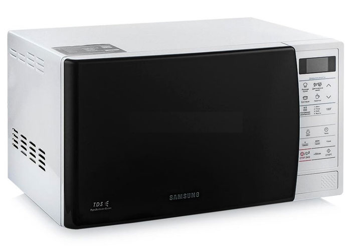Samsung ME-83KRW-1 СВЧ-печьME83KRW-1 Samsung ME-83KRW-1 СВЧ-печьME83KRW-1Микроволновая печь Samsung ME83KRW-1 будет для вас незаменимым помощником на кухне. Гладкая поверхность био-керамической эмали позволяет легко очищать внутренние стенки микроволновой печи от остатков масла и жира. Данная модель обеспечивает равномерное приготовление пищи за счет однородного распределения микроволн в рабочей камере. На 3 л больше (Размер прежний - объем больше) Большинство покупателей хочет, чтобы их микроволновая печь обладала большой вместительностью, но в то же время была компактной. По высоте и ширине данная модель не отличается от 20-литровой, глубина печи увеличилась всего на 12 мм, за счет чего внутренний объем стал на 3 литра больше. Расширилась и полезная площадь камеры: теперь в печи могут с легкостью уместиться блюда до 388 мм в диаметре. БИОкерамическое покрытие Во всех микроволновых печах Samsung используется БИОкерамическое покрытие камеры. Этот материал экологически безопасен, его легко очищать от загрязнений....