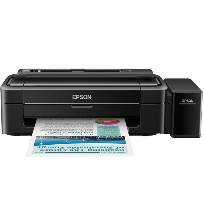Epson L312 струйный принтерC11CE57403 Epson L312 струйный принтерC11CE57403Эксклюзивный принтер Epson L312 создан специально для тех пользователей, которым нужна высокосортная печать с низкой себестоимостью. Высокую скорость печати в данном устройстве обеспечивает уникальная печатающая головка Epson Micro Piezo, которая позволяет печатать со скоростью до 33 стр/мин. А низкой себестоимости печати позволяет добиться использование емкостей для чернил вместо картриджей. Струйная печать без картриджей: Особенность всех устройств Фабрики печати Epson – это печать без картриджей. Вместо картриджей Epson L312 использует специальные емкости, из которых чернила поступают в печатающую головку через специальные тракты. При этом уникальное строение емкостей и трактов гарантирует высокое качество печати и надежность работы устройства даже без использования картриджей. Возможность печати до 3-х лет без замены расходных материалов: Расходными материалами к Epson L312 служат контейнеры с чернилами высоким ресурсом. Так четырех ...