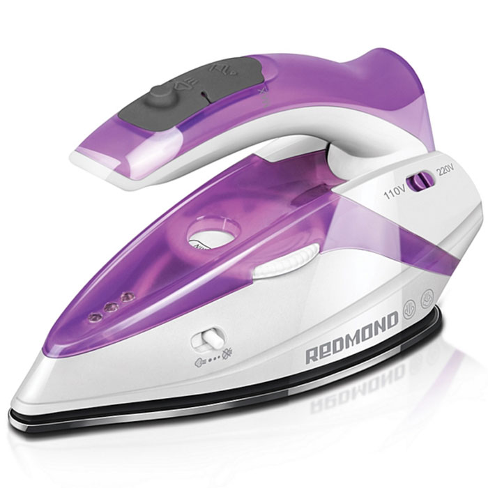 Redmond RI-S231 утюгRI-S231 Redmond RI-S231 утюгRI-S231Дорожный утюг Redmond RI-S231 мощностью 1100 Вт оборудован удобной складной ручкой. Подошва из нержавеющей стали прекрасно справляется со складками на одежде в любом путешествии. В комплект входит мерный стаканчик и чехол для перевозки.Регулировка температурыРегулируемая подача параИндикатор нагреваПаровой удар