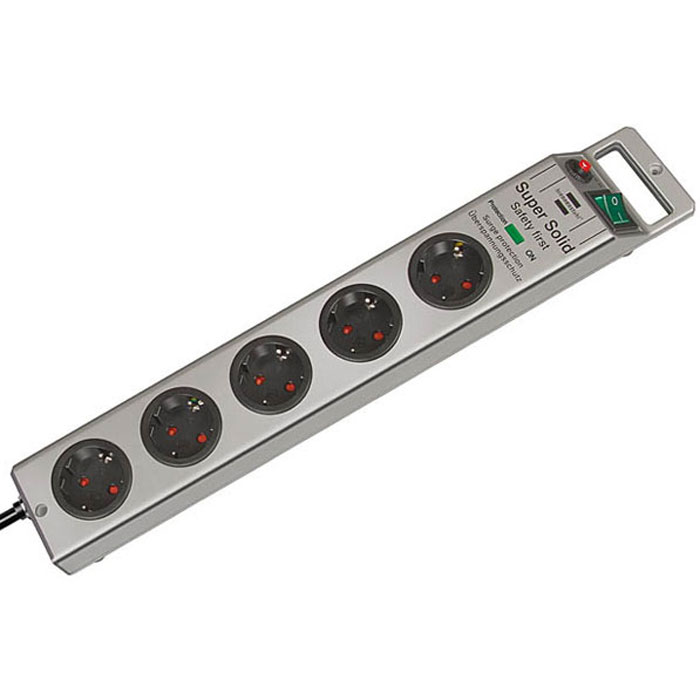 Brennenstuhl Super-Solid сетевой фильтр 5 розеток 4500 A, Silver1153340315 Brennenstuhl Super-Solid сетевой фильтр 5 розеток 4500 A, Silver1153340315Сетевой фильтр на 5 розеток Brennenstuhl Super-Solid защищает оборудование от скачков напряжения. Гнезда изготовлены из прочного пластика Двухполюсный выключатель с подсветкой Заземленные розетки Розетки расположены под углом 45° что позволяет подключать крупные штекеры и блоки питания Возможность крепления фильтра к стене Удобное расположение кнопки включения и кабеля Нескользящие резиновые накладки на нижней части корпуса Надёжная защита от помех и скачков напряжения до 4500 А Тип кабеля: H05VV-F 3G1,5