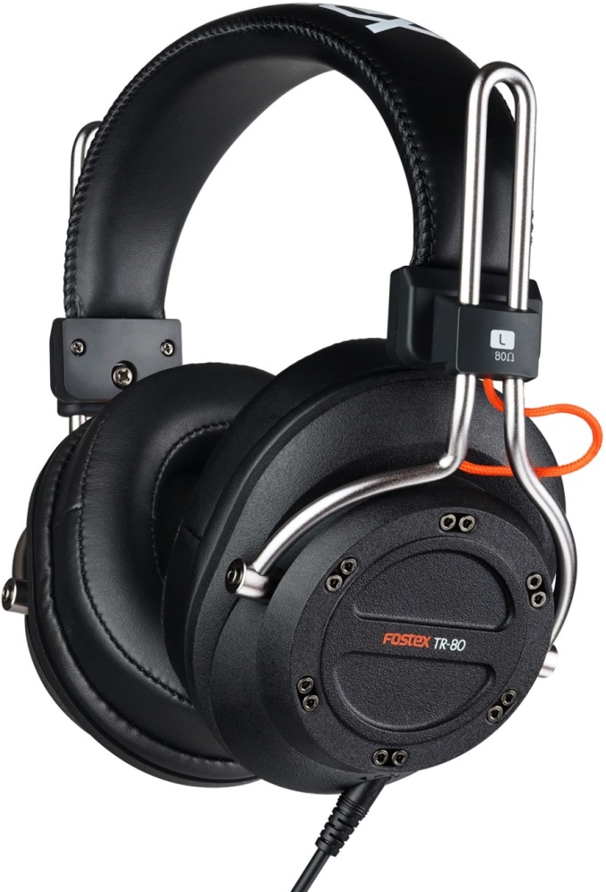 Fostex TR-80 (80 Ом) наушники4995090306292 Fostex TR-80 (80 Ом) наушники4995090306292Fostex TR-80 - это усовершенствованные профессиональные динамические наушники из новой линейки. Модель имеет закрытое акустическое оформление и обеспечивает звучание студийного уровня. Каждая пара наушников поставляется с двумя видами съёмных кабелей (витой и прямой), а также с двумя наборами амбушюр: стандартной толщины и утолщёнными. Конструкция наушников обеспечивают максимальный комфорт