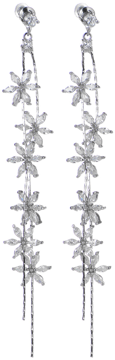 Серьги Art-Silver, цвет: серебряный. 1838-19501838-1950 Серьги Art-Silver, цвет: серебряный. 1838-19501838-1950Элегантные серьги Art-Silver, выполненные из бижутерийного сплава, с легкостью завершат ваш образ. Серьги дополнены оригинальными подвесками, инкрустированными цирконами. В качестве основы украшения использован замок-гвоздик с заглушками. Серьги современного дизайна придадут вашему образу изюминку, подчеркнут красоту и изящество вечернего платья или преобразят повседневный наряд.