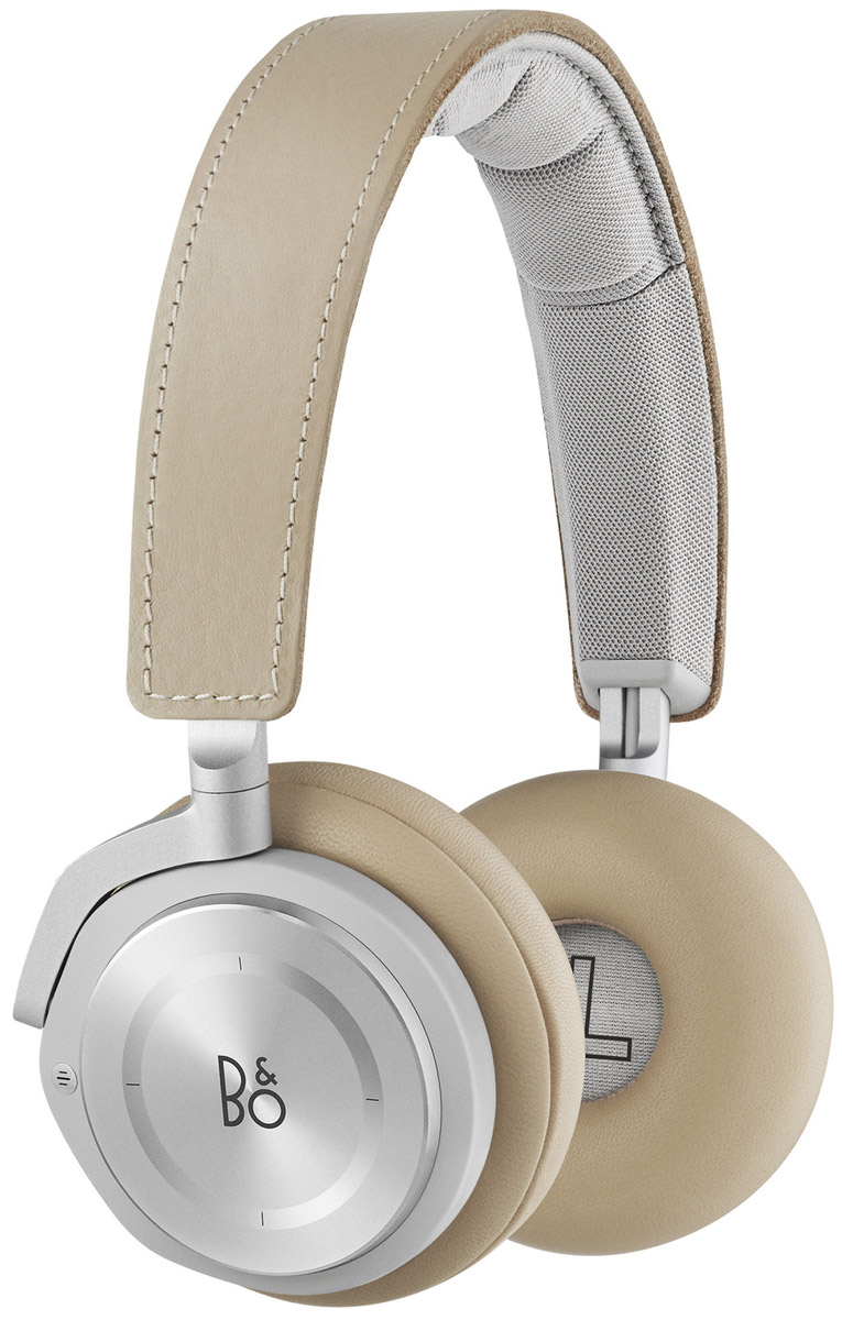 Bang & Olufsen BeoPlay H8, Natural беспроводные наушники1642546 Bang & Olufsen BeoPlay H8, Natural беспроводные наушники1642546Беспроводные наушники Bang & Olufsen BeoPlay H8 имеют роскошный внешний вид, который обеспечивается использованием в их конструкции и отделке алюминия и кожи двух вариантов выделки.Наушники оснащены высококачественными динамическими излучателями диаметром 40 мм с расширенным ВЧ-диапазоном и проработанными, глубокими басами. BeoPlay H8 могут работать в двух режимах - при обычном кабельном подключении к источнику сигнала, или через встроенный беспроводной Bluetooth-приемник.Для того, чтобы обеспечить оптимальное качество звука при использовании Bluetooth, предусмотрена поддержка улучшенного аудиокодека aptX. Наушники имеют встроенный микрофон, и с их помощью можно отвечать на телефонные звонки, поступающие на подключенный смартфон.Система активного шумоподавления успешно изолирует вас от внешней среды. Управление функциями осуществляется с помощью прикосновений к тыльной стороне одной из чашек. Механизм реагирует на механический шум при касании пальцем, а не на само касание, что удобно в зимнее время.Время работы с Bluetooth и шумоподавлением: 14 часовВремя работы с Bluetooth: 16 часовВремя работы с шумоподавлением по кабелю: 35 часовВремя зарядки: 3 часа