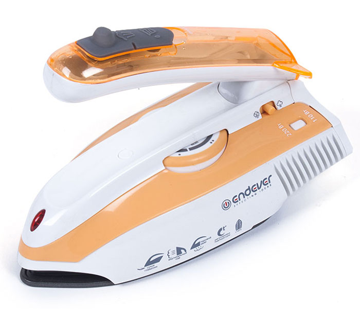 Endever Odyssey Q-708 дорожный утюгQ-708 Endever Odyssey Q-708 дорожный утюгQ-708Удобный современный дорожный утюг Endever Odyssey Q-708, благодаря которому ваша одежда будет выглядеть аккуратно и опрятно даже в путешествии. Утюг оснащен резервуаром для воды и способен выдавать паровую струю для более эффективного разглаживания различных тканей. Паровой удар с легкостью справиться даже с самыми капризными складками. Заострённый носик эффективно разглаживает ткань между пуговицами и швами. Модель Endever Odyssey Q-708 компактно складывается, благодаря чему утюг без труда поместится в дорожную сумку или рюкзак. Переключатель напряжения 110/220 Вт Регулировка температуры Сухой или паровой режим глажения Паровой удар