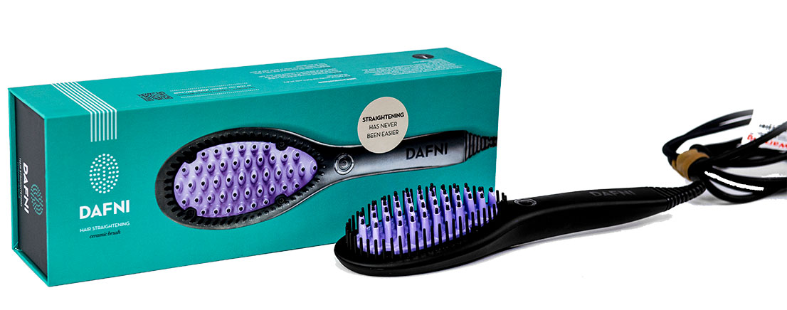 Dafni Расческа для выпрямления волос Ceramic Straightening BrushУТ-00000153 Dafni Расческа для выпрямления волос Ceramic Straightening BrushУТ-00000153Dafni ORIGINAL (ДАФНИ ОРИДЖИНАЛ) – это уникальная оригинальная расческа-выпрямитель, единственная в своем роде, которая выпрямляет волосы за три минуты, стимулирует их природный рост и укрепляет корни одновременно. Dafni очень легко и быстро разглаживает и выпрямляет волосы, потому что не требуется разделять волосы на маленькие пряди и укладывать каждую по отдельности, как с утюжком. Кроме того, утюжок требует много времени, дополнительных заколок, травмирует волосы и царапает их поверхность при натяжении. С Dafni вы просто легко прочесываете волосы от корней до самых кончиков. C Dafni очень легко выпрямить волосы на задней части головы, тогда как выпрямление феном или утюжком требует усилий, чтобы избежать заломов у корней на задней части головы. Есть множество продуктов для выпрямления волос, от фена до кератинового выпрямления, но только с расческой-выпрямителем Dafni вы получаете гарантированное и сертифицированное выпрямление без повреждений благодаря передовой технологии...