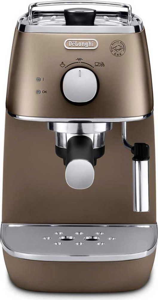 DeLonghi Distinta ECI341, Bronze рожковая кофеварка0132104145 DeLonghi Distinta ECI341, Bronze рожковая кофеварка0132104145Стильная рожковая кофеварка DeLonghi ECI 341 из коллекции Distinta выполнена в бронзовом цвете. Два раздельных термостата отображают температуру воды и пара. Поддержка давления и температуры экономит время - кофеварка готова к работе в любое время. Контейнер для воды легко снимается для наполнения. Подставка для чашек с подогревом повышает комфорт эксплуатации. Регулируемая подача пара Функция подачи горячей воды Система поддержания давления и температуры Съемный поддон для капель Фильтр для кофе 2 в 1 (молотый и чалды) с устройством Crema Фильтр с системой двойного дна (DF) Материал бойлера: нержавеющая сталь