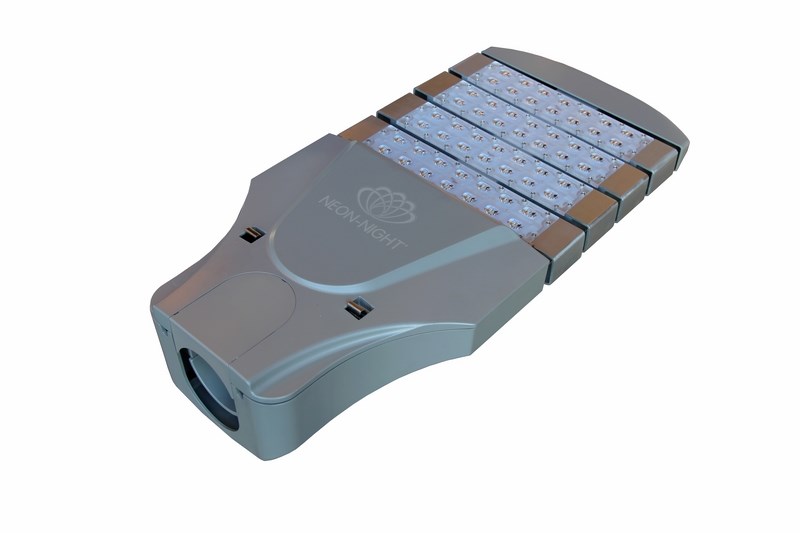 Светильник уличный, 56 LED, 120W, 10200Lm, 4500K, чистый белый, IP66601-056 Светильник уличный, 56 LED, 120W, 10200Lm, 4500K, чистый белый, IP66601-056Светильник уличный, 56 диодов (CREE/Philips), 120W, 10200Lm, 4500K, чистый белый, IP66, input 220-240V, тип вторичной оптики: поляризованные овальные линзы, CRI>70, продолжительность работы >50000часов, вес нетто 9кг, габариты 630*300*135 (мм), р-р упаковки 740*410*210 (мм)