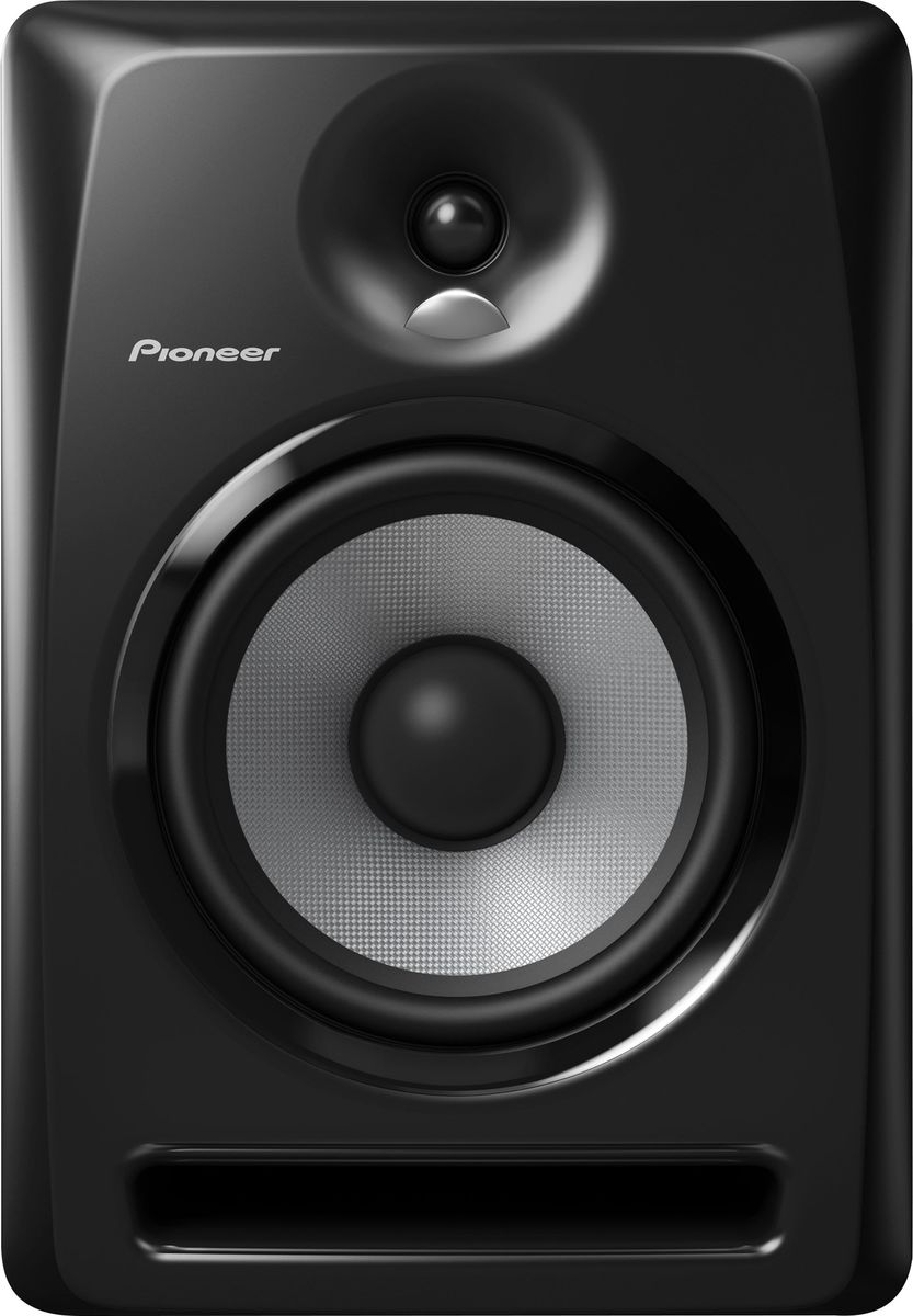 Pioneer S-DJ80X активная акустическая система344 Pioneer S-DJ80X активная акустическая система344Мониторы воспроизводят точный звук во всем частотном диапазоне и способны прекрасно передавать низкие частоты даже на высокой громкости. Динамики сделаны из арамидного волокна с технологией крепления, предотвращающей возникновение резонансов. Вся серия S-DJ X оснащена однодюймовыми твитерами с использованием технологии производства конвекционных диффузоров DECO компании TAD, а биампинговая система усиления класса АВ способствует воспроизведению сбалансированного звучания всех частот без потери качества.Благодаря наличию нескольких входов, регулировки громкости и высоких частот, автоотключения и включения, S-DJ X прекрасно подойдут как для профессионального, так и для любительского диджеинга.Твитеры с выпуклыми диффузорами TAD воспроизводят пространственный высокочастотный сигнал: однодюймовые мягкие купольные твитеры разработаны с применением технологии DECO, применяемой в известных мониторах TAD Pro TSM-2201-LR, которые можно видеть в профессиональных студиях по всему миру. Диффузоры имеют пространственную направленность для наиболее комфортного контроля высоких частот. Арамидное волокно и фронтальная система отражения баса гарантирует воспроизведение мощных низких частот. Направленность низких частот смещена во фронтальном направлении, а конструкция мониторов способствует легкому выходу воздушных потоков. Динамики сделаны из арамидного волокна и больших магнитов с креплением, предотвращающим образование резонансов.Автоотключение и включение исключают необходимость каждый раз включать питание на задней панели: мониторы автоматически переходят в режим ожидания, если на них не поступает сигнал в течении 25 минут, и начинают работать при подаче сигнала. Для улучшения тока воздуха через порт фазоинвертора в корпусе сделаны отверстия порта фазоинвертора с канавками, что позволяет направлять звуковые волны. Этот технический прием уменьшает стоячие волны в устье порта фазоинвертора. В результате можно получить более ровные и более четкие нижние и средне-нижние частоты.Для максимального качества звука, воспроизведения баса и уменьшения нежелательного резонанса, в конструкции корпуса и трубы фазоинвертора используется суперпрочный фибролит средней плотности (ДВП). Кроме того, для оптимизации качества звука и повышения надежности, используются НЧ-динамики с конусами из армированного волокна и мягкие купола ВЧ-динамиков из IMPP (полипропилена инжекционного литья )Мягкие купола ВЧ-динамиков устанавливаются в центре выпуклого диффузора, оптимизируя выходную мощность и распределяя акустическую энергию одновременно и в правом. и в левом направлении, что дает более пространственные ощущения. Для улучшения внешнего вида во время работы колонок, диффузор подсвечивается белым цветом.