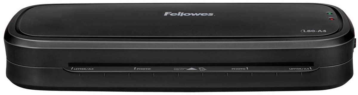 Fellowes L80-A4 ламинаторFS-57108 Fellowes L80-A4 ламинаторFS-57108Новый компактный ламинатор начального уровня Fellowes L80-A4 предназначен для использования в условиях домашнего офиса. Ламинатор рассчитан для работы с плёнками 75-80 мкм. L80-A4 простой и понятный в работе даже для детей, в нем всего лишь одна кнопка - включения. Ламинатор имеет универсальный температурный режим, который прекрасно подойдет для большинства повседневных задач. Зеленый световой сигнал подскажет о готовности к началу работы уже через 4 минуты после включения. Рычаг для освобождения некорректно поданного документа позволит избегать образования заторов. Благодаря компактным размерам и плоскому корпусу вы сможете разместить его в любом удобном месте на рабочем столе. Ламинатор Fellowes L80-A4 надежно защитит ваши фотографии, детские рисунки, открытки, грамоты и другие документы от влаги, загрязнения и навсегда сохранит для них привлекательный внешний вид.