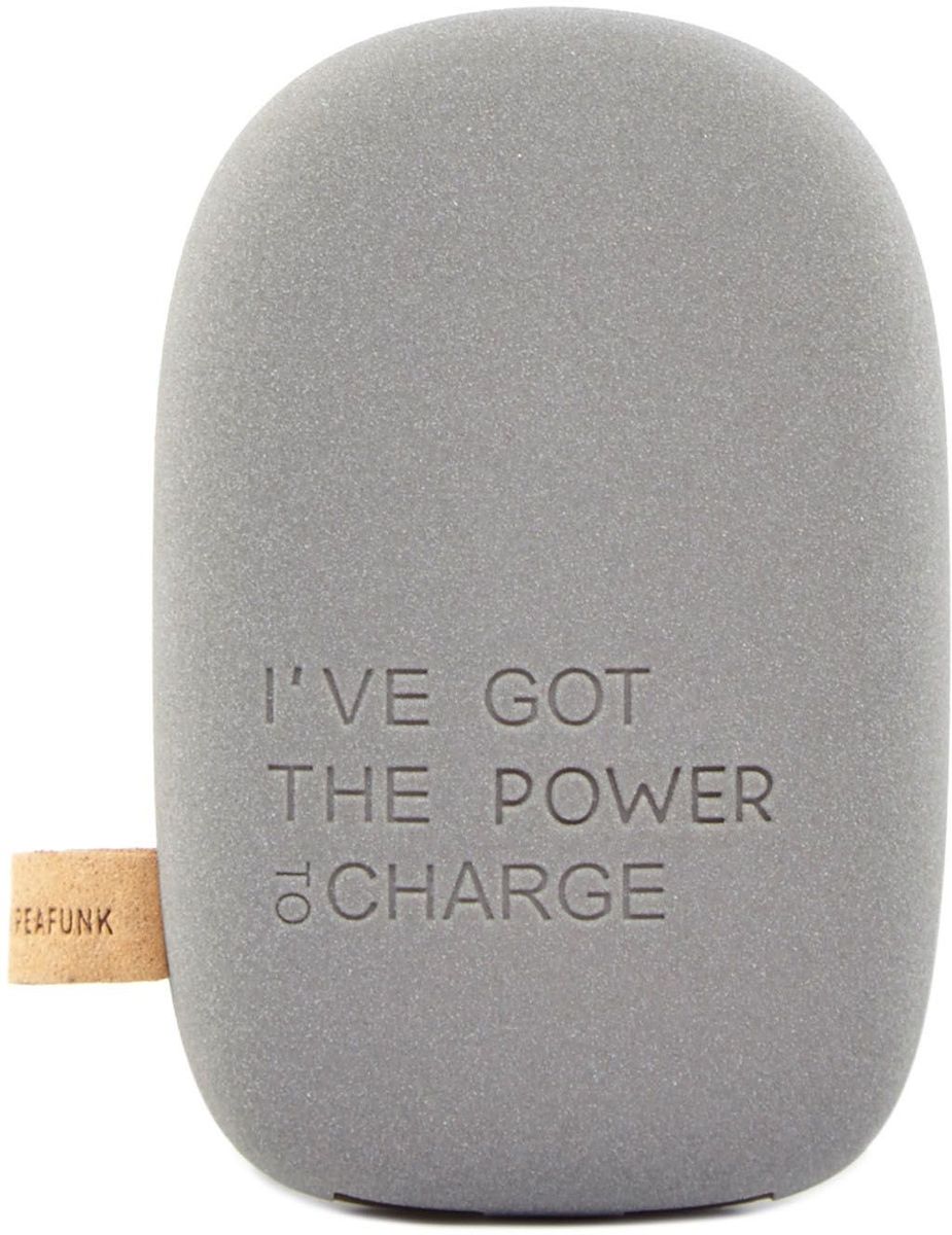 Kreafunk toCHARGE, Dark Grey внешний аккумуляторKfsk79 Kreafunk toCHARGE, Dark Grey внешний аккумуляторKfsk79Небольшой и изящный аккумулятор в стильном дизайне. toCHARGE гарантирует, что ваш смартфон, планшет или другие портативные устройства не останутся без энергии. Благодаря компактному размеру аккумулятор удобно носить с собой. Он идеально подходит для путешествий, долгих прогулок или встреч вне дома или офиса. В корпусе предусмотрено два USB порта, что позволяет одновременно заряжать два устройства. Мешок для хранения в комплекте. Аккумулятор упакован в красивую деревянную коробку, которую украшают слова из популярного сингла 90-х: «I’ve got the power». Технические характеристики: Литиевый аккумулятор 6000 мАч 4 LED светоиндикатор оставшейся емкости батареи и статуса зарядки Встроенный микропроцессор для предотвращения избытка и недостатка зарядки, перегрузки и короткого замыкания Подходит для iPhone Android, PSP, MID, мобильных телефонов, MP3, GPS и похожих устройств Автоматическое включение и выключение питания Выходная мощность 5В/1A & 5В/2.1A ...