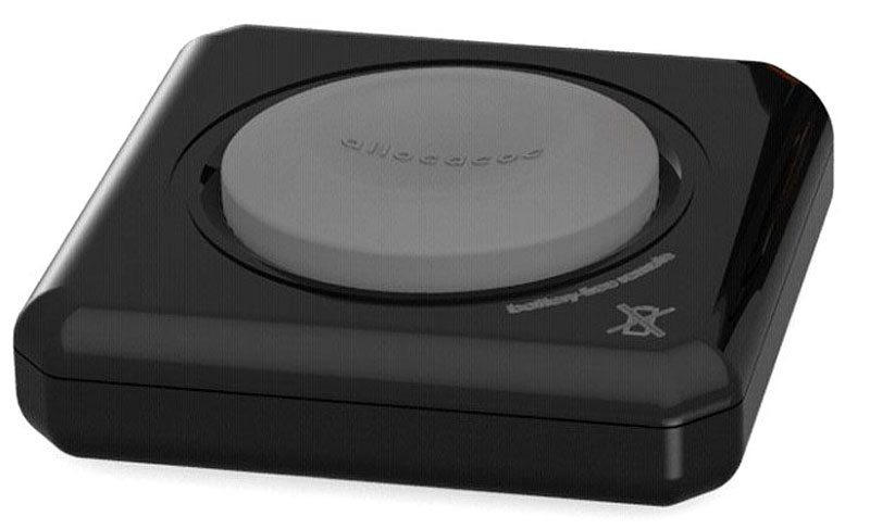 Allocacoc Power Remote, Black пульт управления1500BK/REMOTE Allocacoc Power Remote, Black пульт управления1500BK/REMOTEПульт ДУ Allocacoc Power Remote имеет одну большую кнопку. Клейкая лента многоразового применения позволяет установить его на видном и легкодоступном месте, так что он никогда не потеряется. Кроме того модульная конструкция позволяет соединить пульт с несколькими разветвителями PowerCube и наоборот, чтобы создать такую систему, которая будет полностью отвечать вашим потребностям. Что может быть лучше пульта с батарейками? Пульт без батареек! Allocacoc Power Remote освобождает вас в необходимости постоянно покупать батарейки, а также делает мир более экологичным. PowerRemote может быть приклеен к любой гладкой поверхности, не оставляет следов на поверхности. Просто протрите клейкие ленты влажной салфеткой, и они восстановят свои свойства. Если по какой -то причине синхронизация потеряна, двойное нажатие включит либо выключит все подсоединенные устройства.