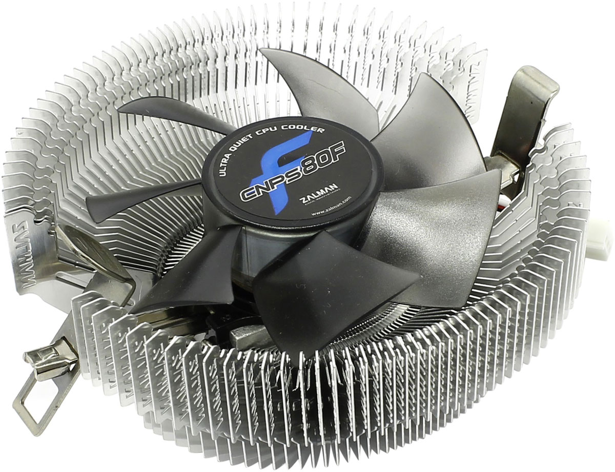 Zalman CNPS80F кулер для процессораCNPS80F Zalman CNPS80F кулер для процессораCNPS80FКулер Zalman CNPS80F для процессора имеет широкую совместимость со множеством CPU и прост в установке. Рёбра радиатора в форме пропеллера увеличивают поток воздуха и уменьшают уровень шума. Благодаря прямому направлению потока холодного воздуха от вентилятора на материнскую плату охлаждается не только процессор, но и компоненты системы вокруг него. Одной из передовых систем приводов, используемых в кулерах, является FSB (жидкостная защита привода). Она используется для защиты основных узлов от пыли, а 80-мм вентилятор с системой минимизации шума гарантирует высокую производительность системы охлаждения. Компактный размер, всего 48,4 мм в высоту,позволяет устанавливать даже в корпус типа LP (Low Profile). Кулер также идеально подходит для использования в домашних кинотеатрах. Вес кулера - всего 198 грамм.